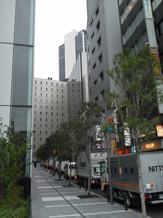 渋谷ヒカリエの横の路地